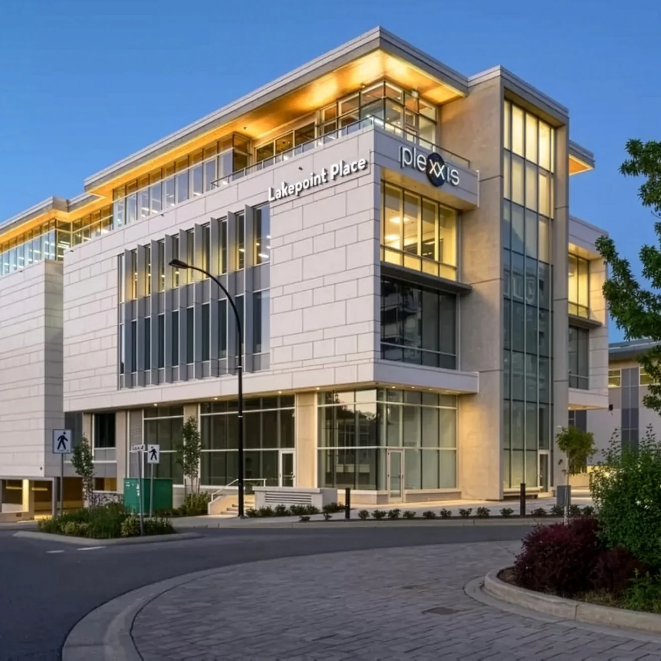 Plexxis Lakepoint Place exterior